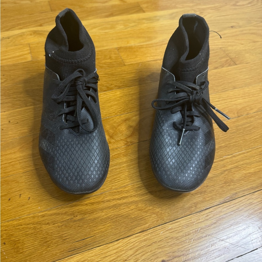 Kids size 4 black adidas high top soccer cleats with ankle sock, great condition